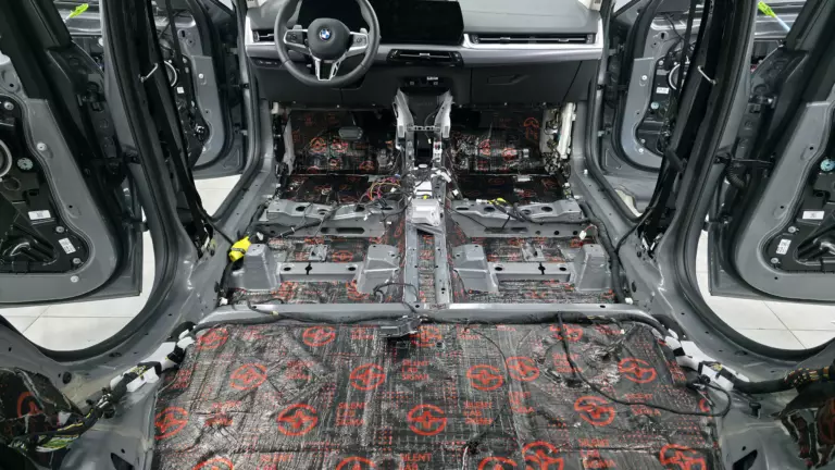 Шумоизоляция пола BMW X2-2