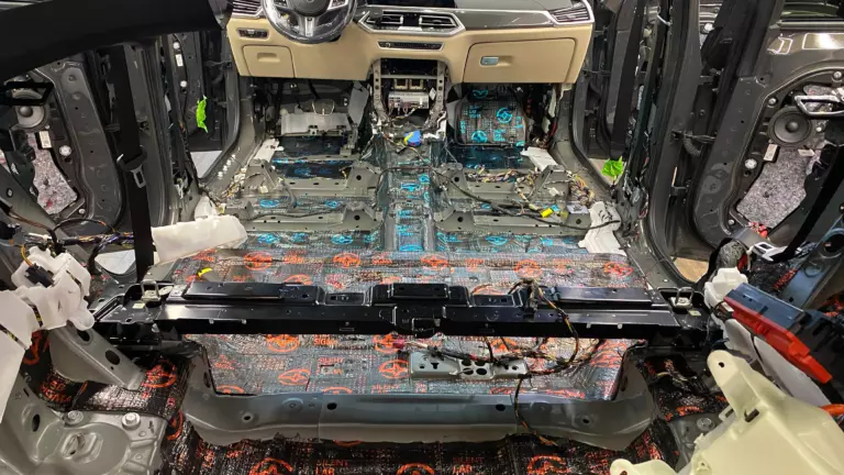 Шумоизоляция пола BMW X5-2