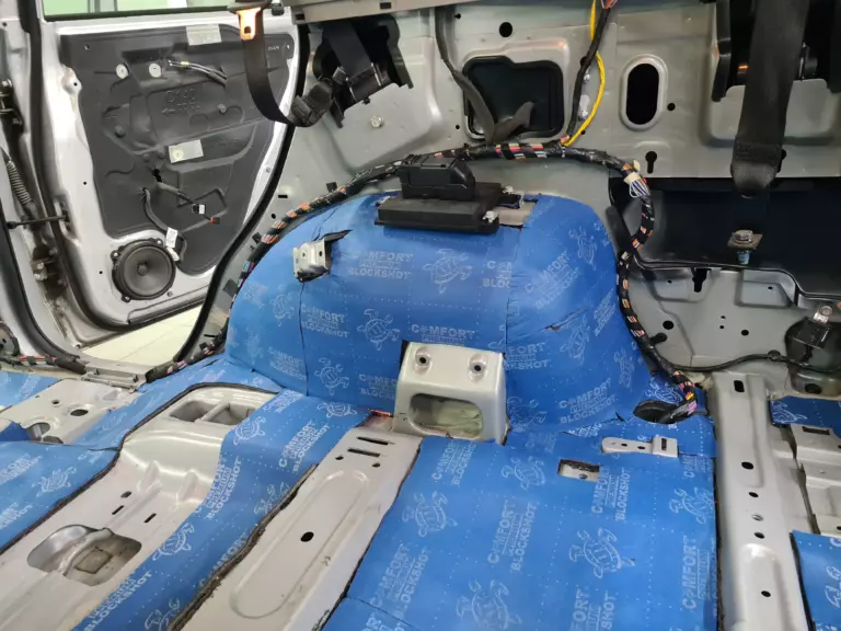 Шумоизоляция багажника Chevrolet Captiva-9