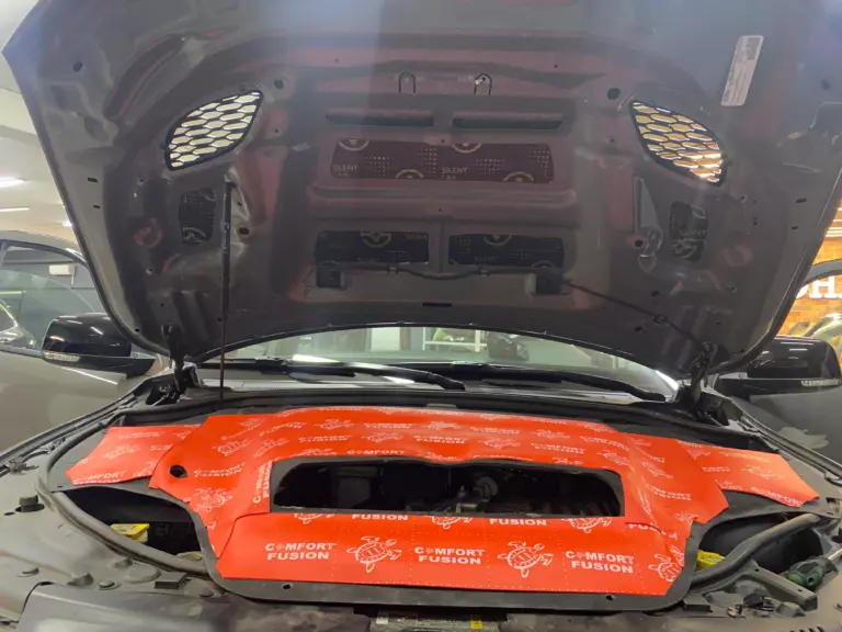 Шумоизоляция капота Dodge Durango 2021