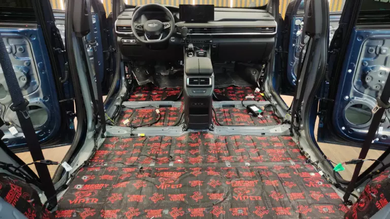 Шумоизоляция пола Geely Okavango-1