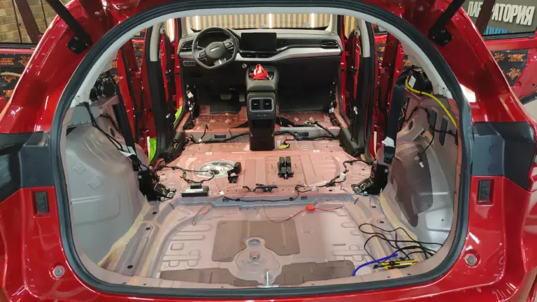 Шумоизоляция пола HAVAL F7-1