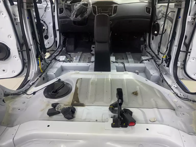 Шумоизоляция пола Hyundai Creta-1