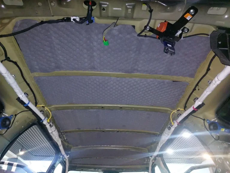 Шумоизоляция крыши KIA Carnival-2