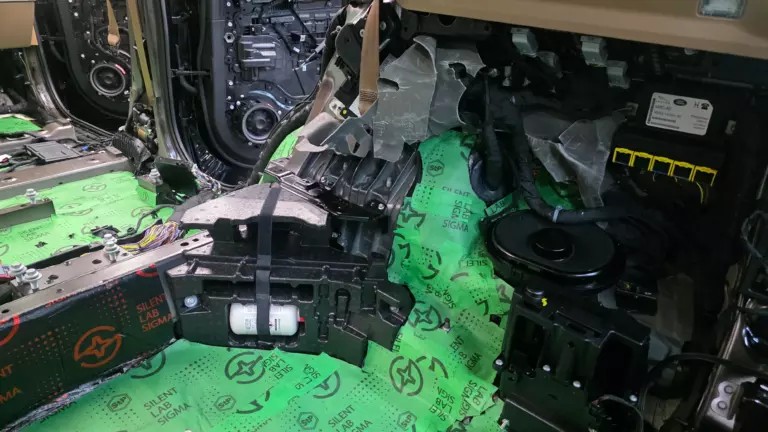 Шумоизоляция багажника Land Rover Range Rover-9