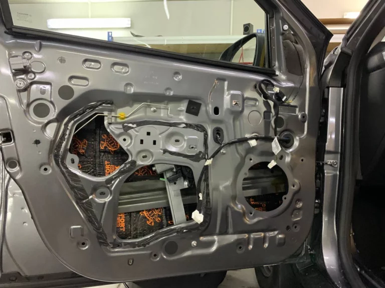 Шумоизоляция-двери-Renault Duster 2022-3