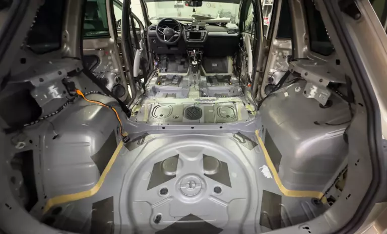 Шумоизоляция багажника Volkswagen Tiguan-1