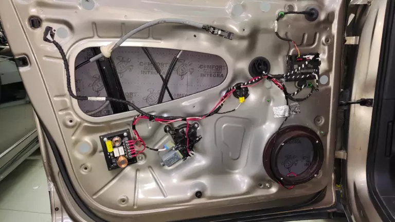 Шумоизоляция дверей Volkswagen Tiguan-2