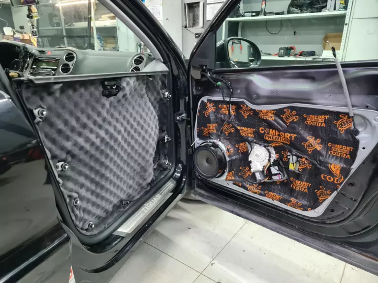 Шумоизоляция дверей Volkswagen Tiguan-3