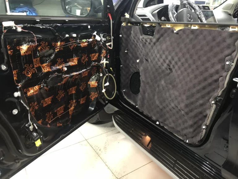 Шумоизоляция двери 4 Toyota Land Cruiser Prado 2021