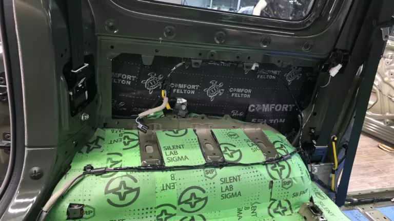 Шумоизоляция багажника Suzuki Jimny-10