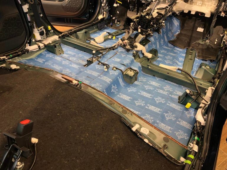Шумоизоляция пола Toyota RAV 4
